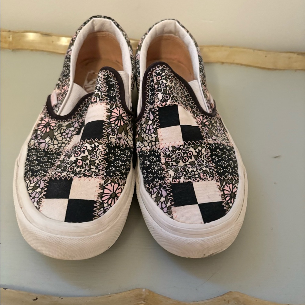 Slip-On Checkered Shoes - Black and Pink